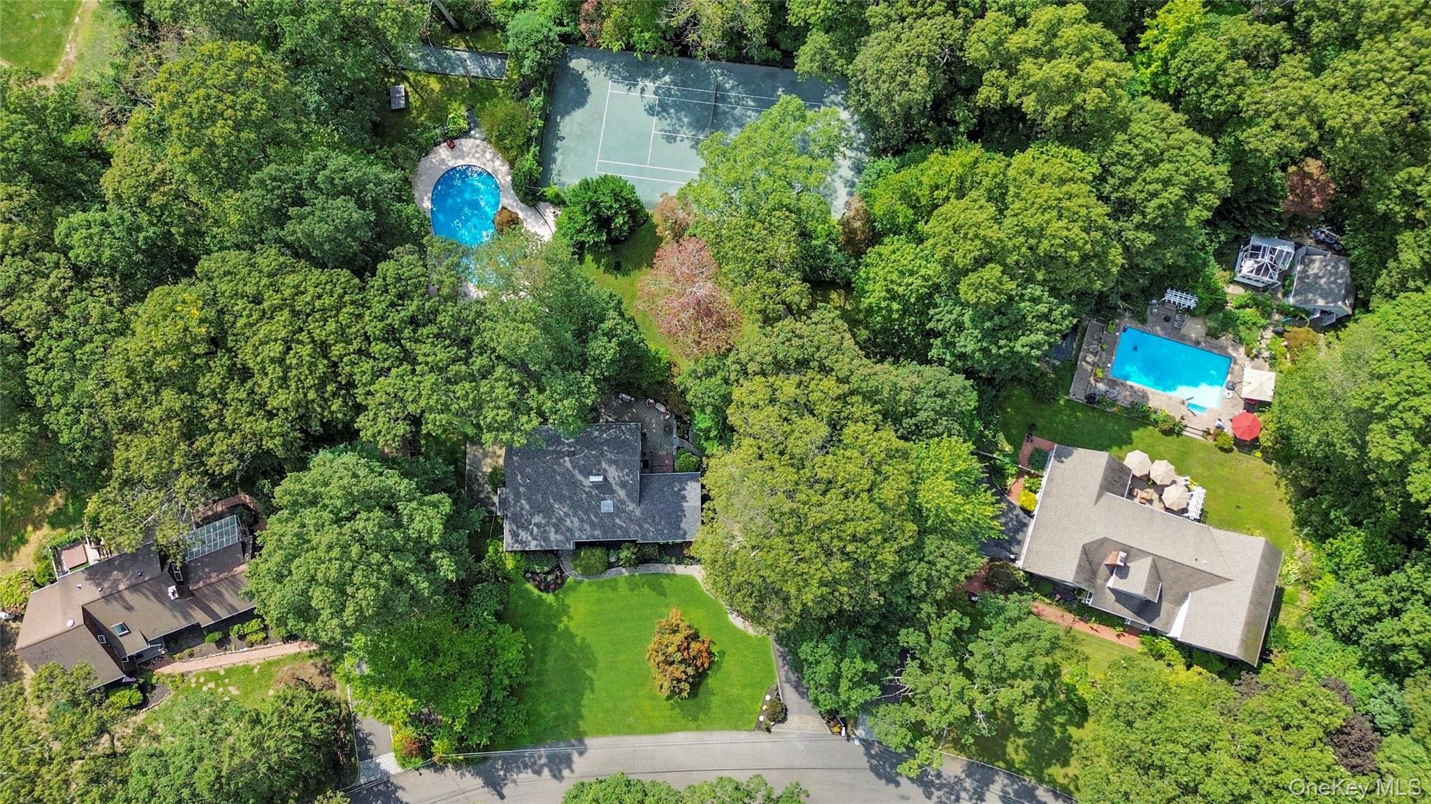 Single Family Surry Hill  Suffolk County, NY 11743, MLS-918832-2