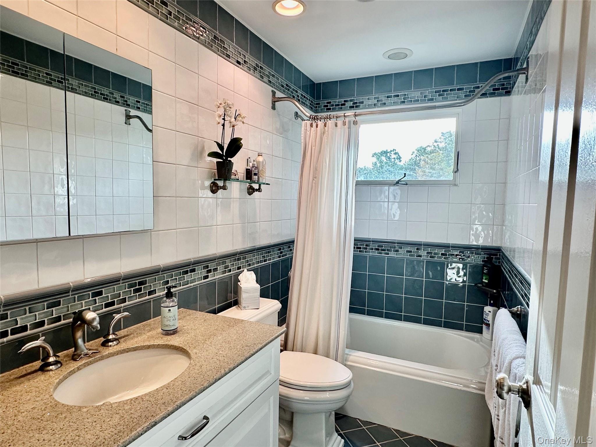 Single Family Surry Hill  Suffolk County, NY 11743, MLS-918832-27