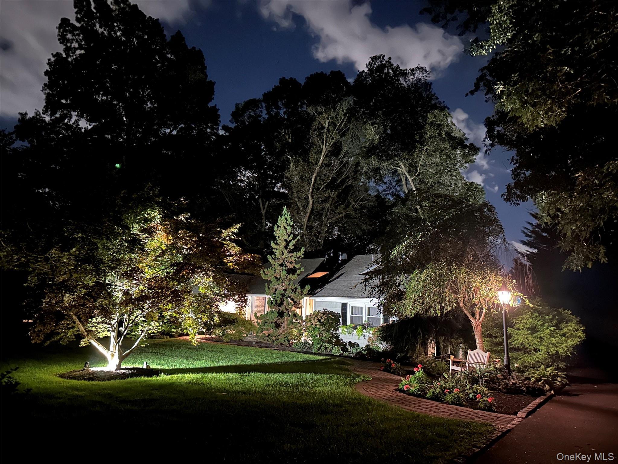 Single Family Surry Hill  Suffolk County, NY 11743, MLS-918832-30