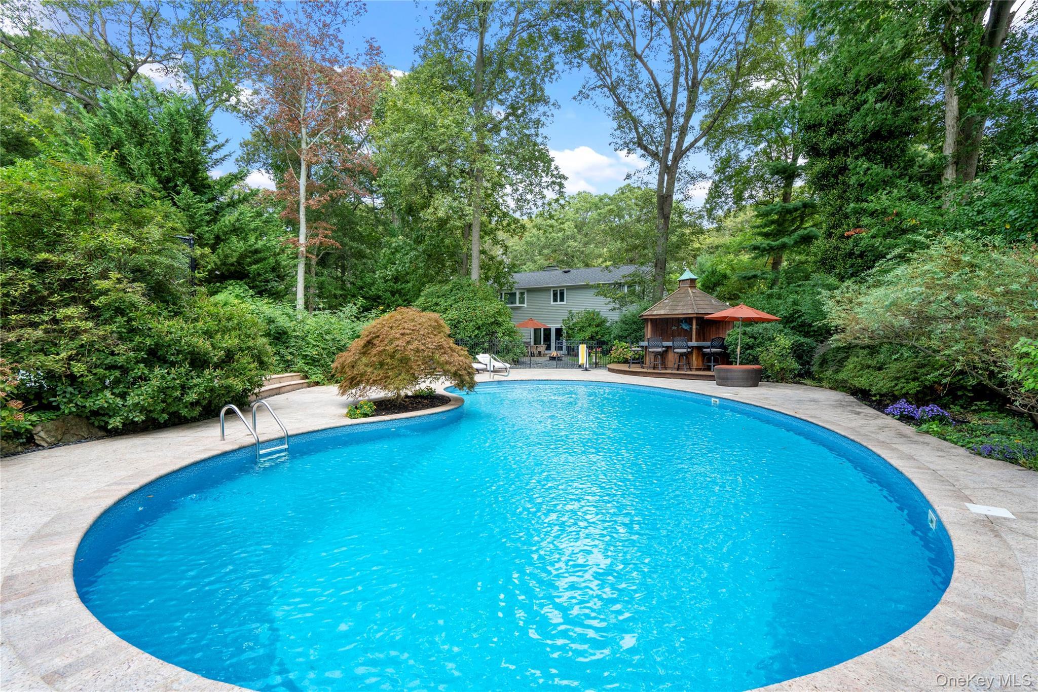 Single Family Surry Hill  Suffolk County, NY 11743, MLS-918832-35