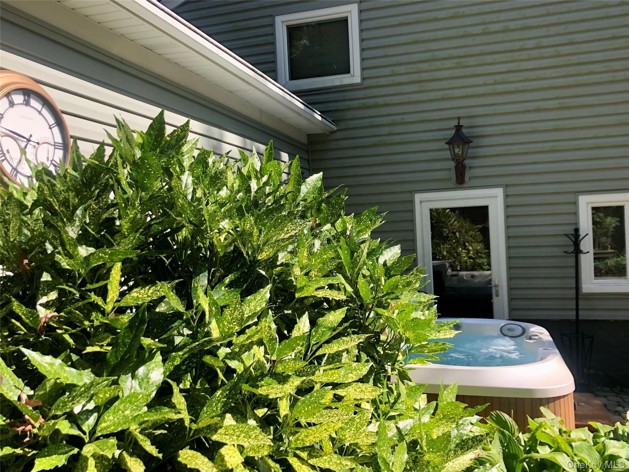 Single Family Surry Hill  Suffolk County, NY 11743, MLS-918832-40