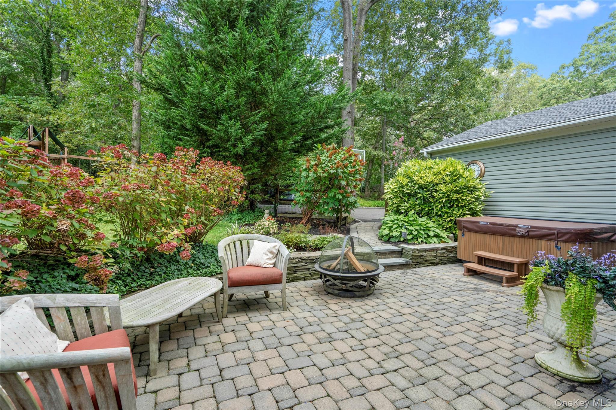 Single Family Surry Hill  Suffolk County, NY 11743, MLS-918832-41