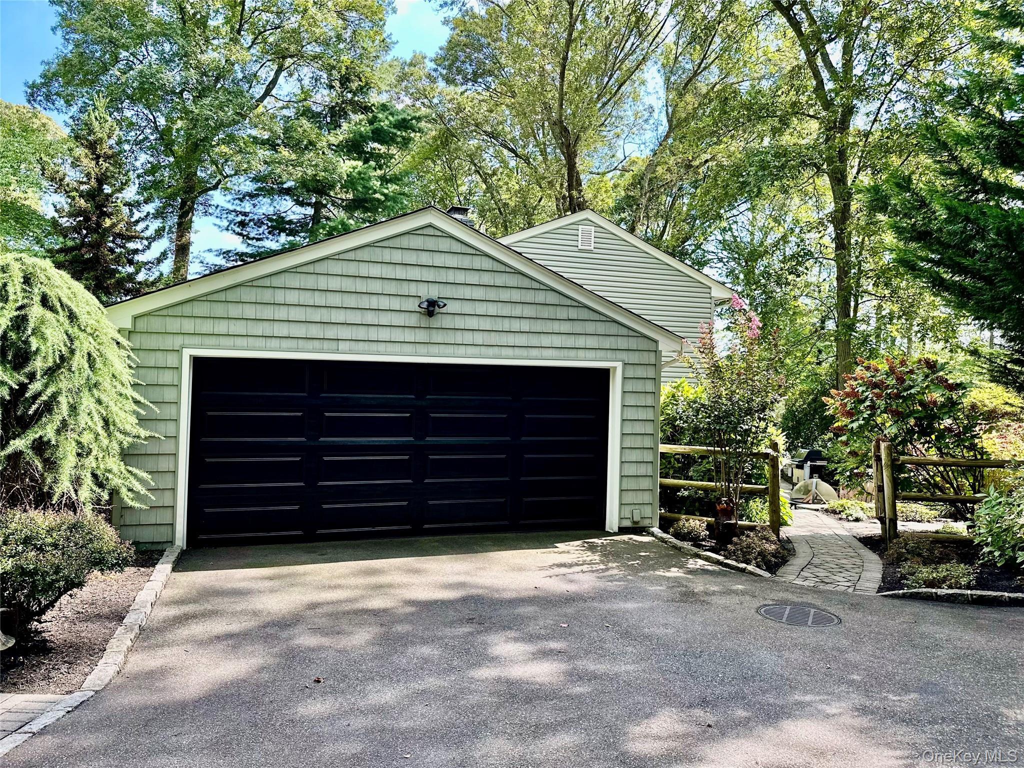 Single Family Surry Hill  Suffolk County, NY 11743, MLS-918832-49