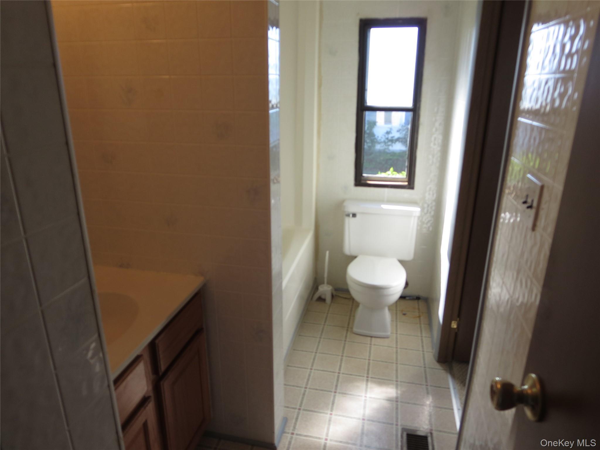 Single Family 62 Cardinal Court  Dutchess County, NY 12522, MLS-918834-15