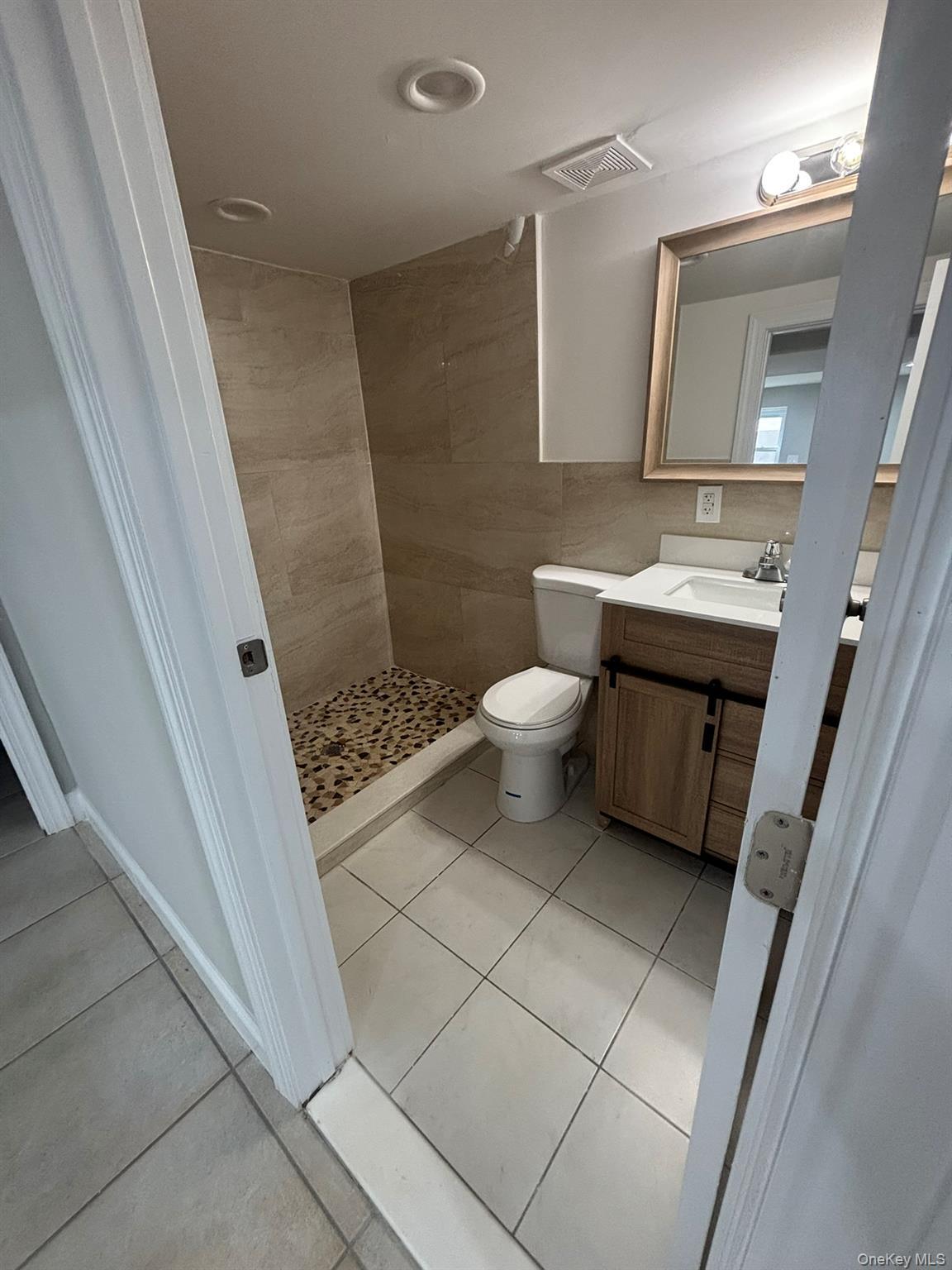 Single Family Roxbury  Nassau County, NY 11572, MLS-918842-15