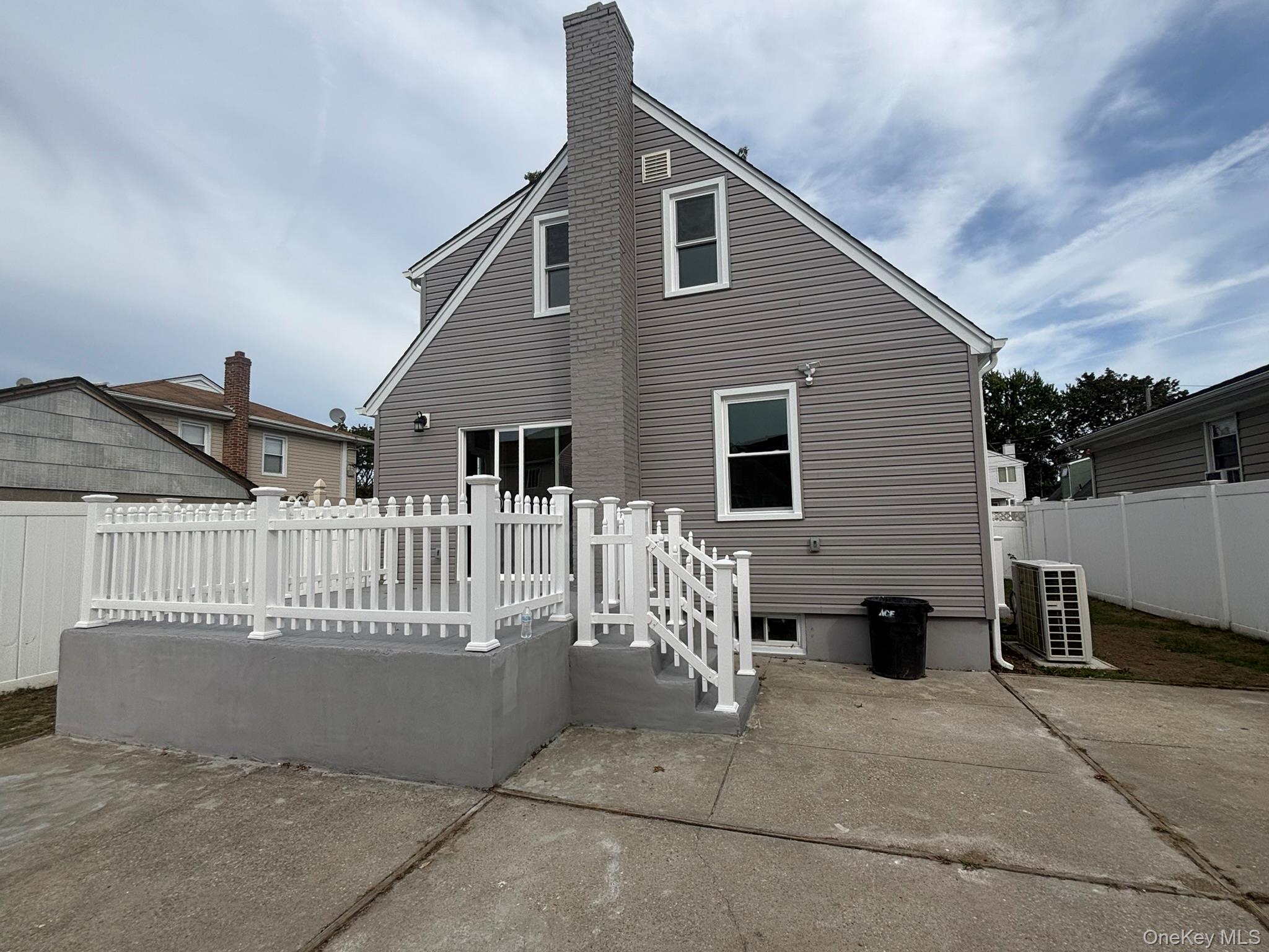 Single Family Roxbury  Nassau County, NY 11572, MLS-918842-18