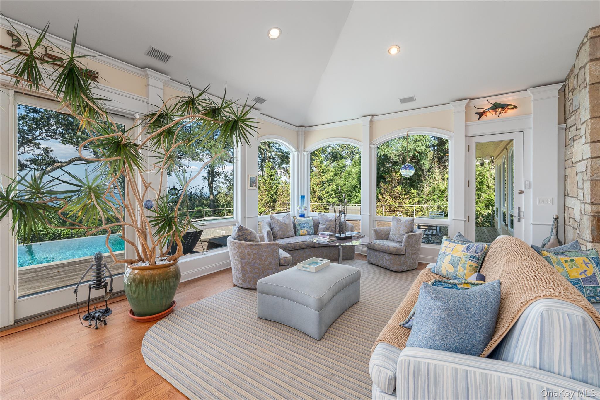 Single Family Grandview Suffolk County, NY 11957, MLS-918863-23