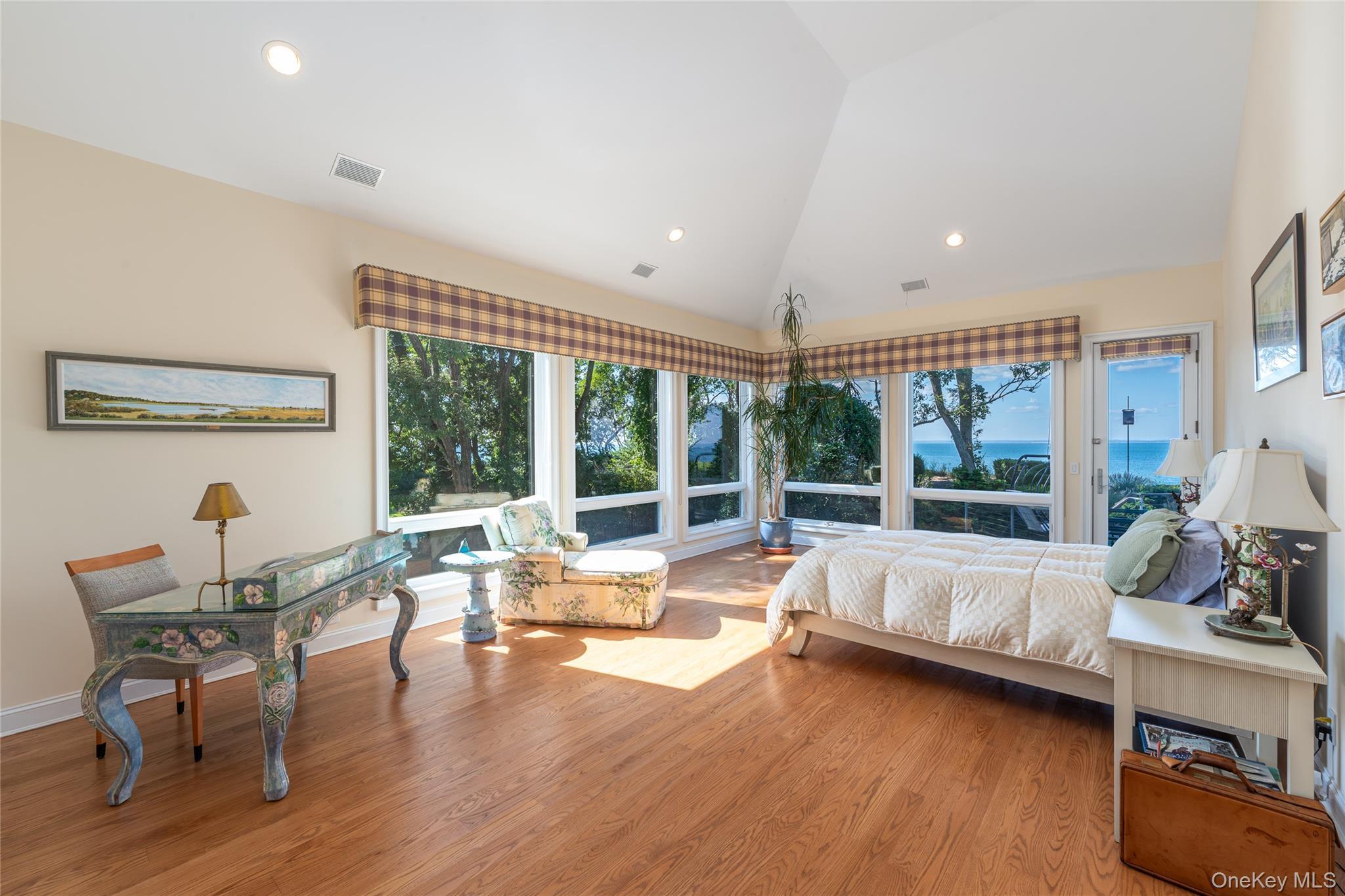 Single Family Grandview Suffolk County, NY 11957, MLS-918863-25