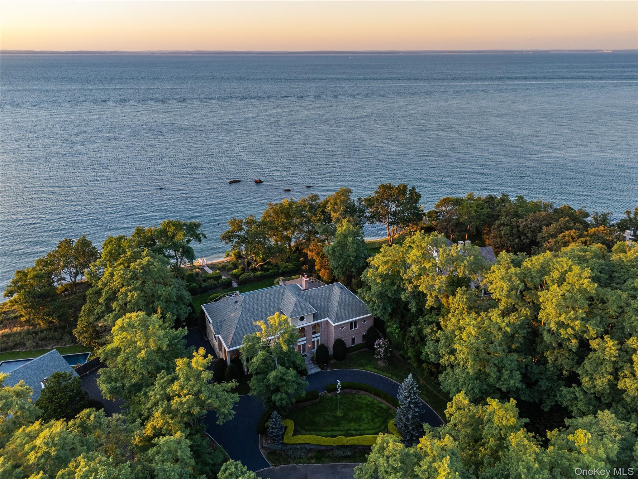 Single Family Grandview Suffolk County, NY 11957, MLS-918863-44