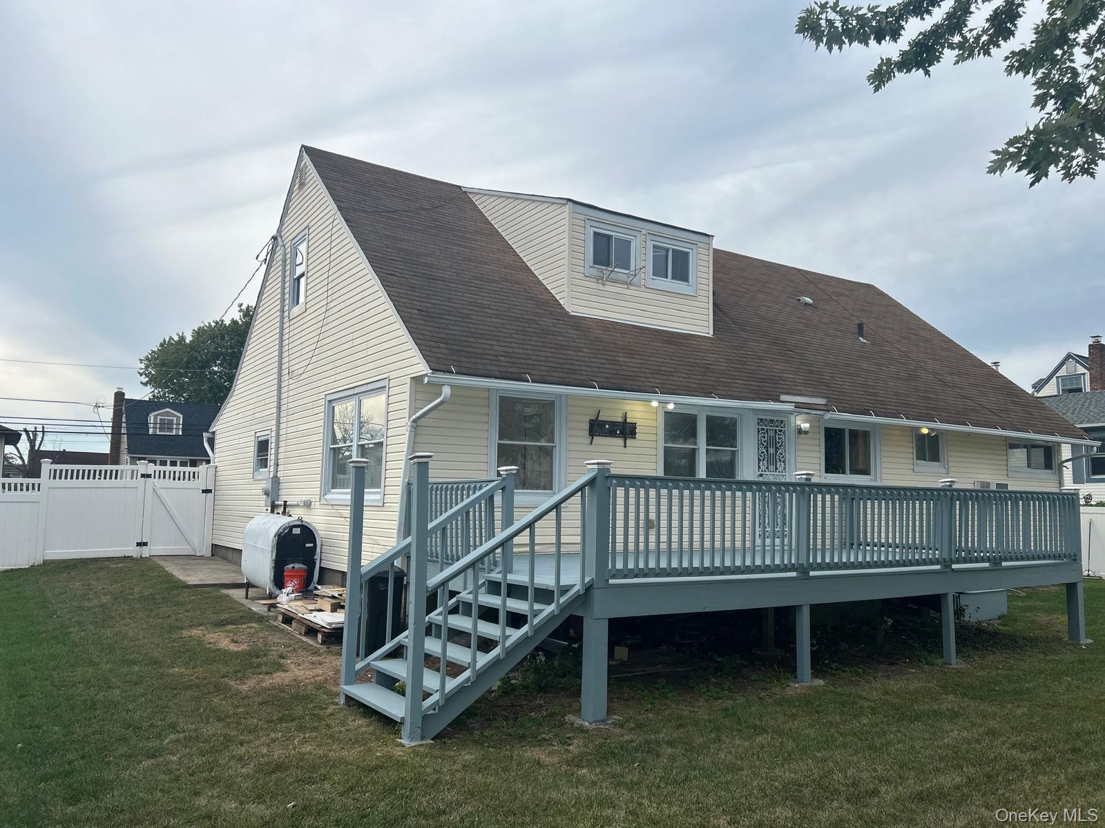 Single Family Nassau  Nassau County, NY 11520, MLS-918864-24