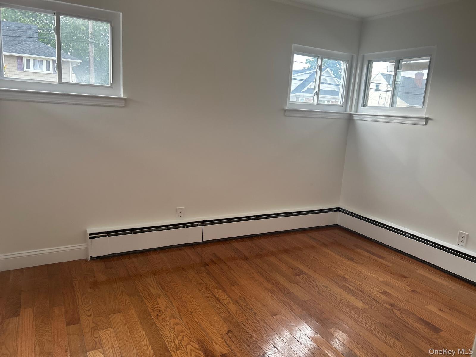 Single Family Nassau  Nassau County, NY 11520, MLS-918864-8