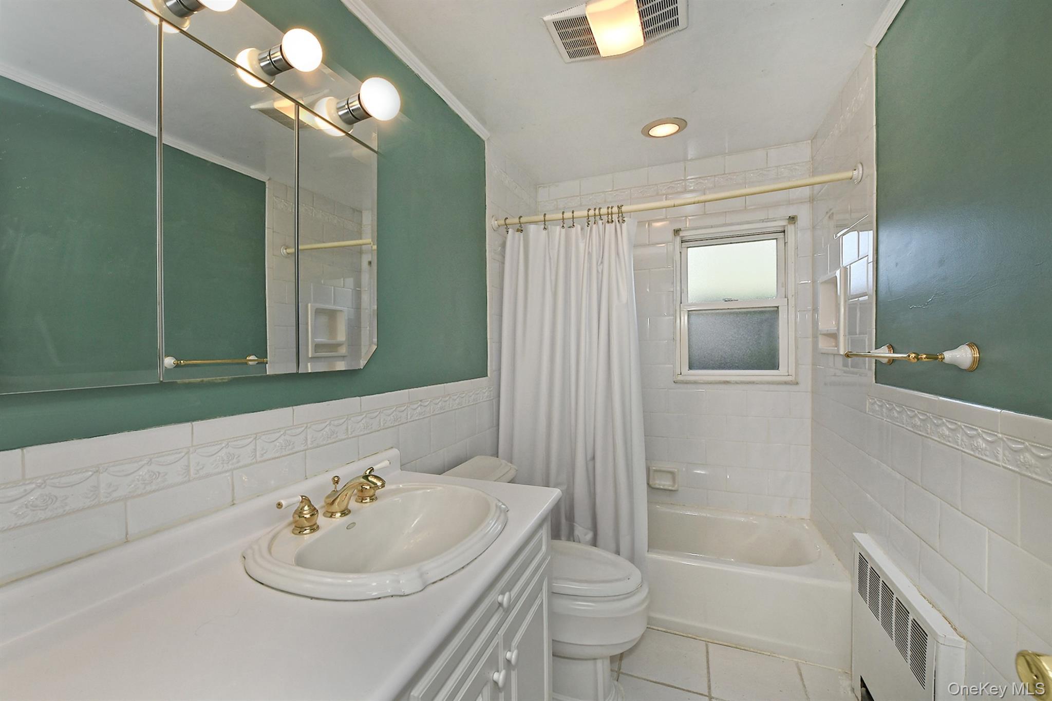 Single Family Crown  Nassau County, NY 11793, MLS-918867-20