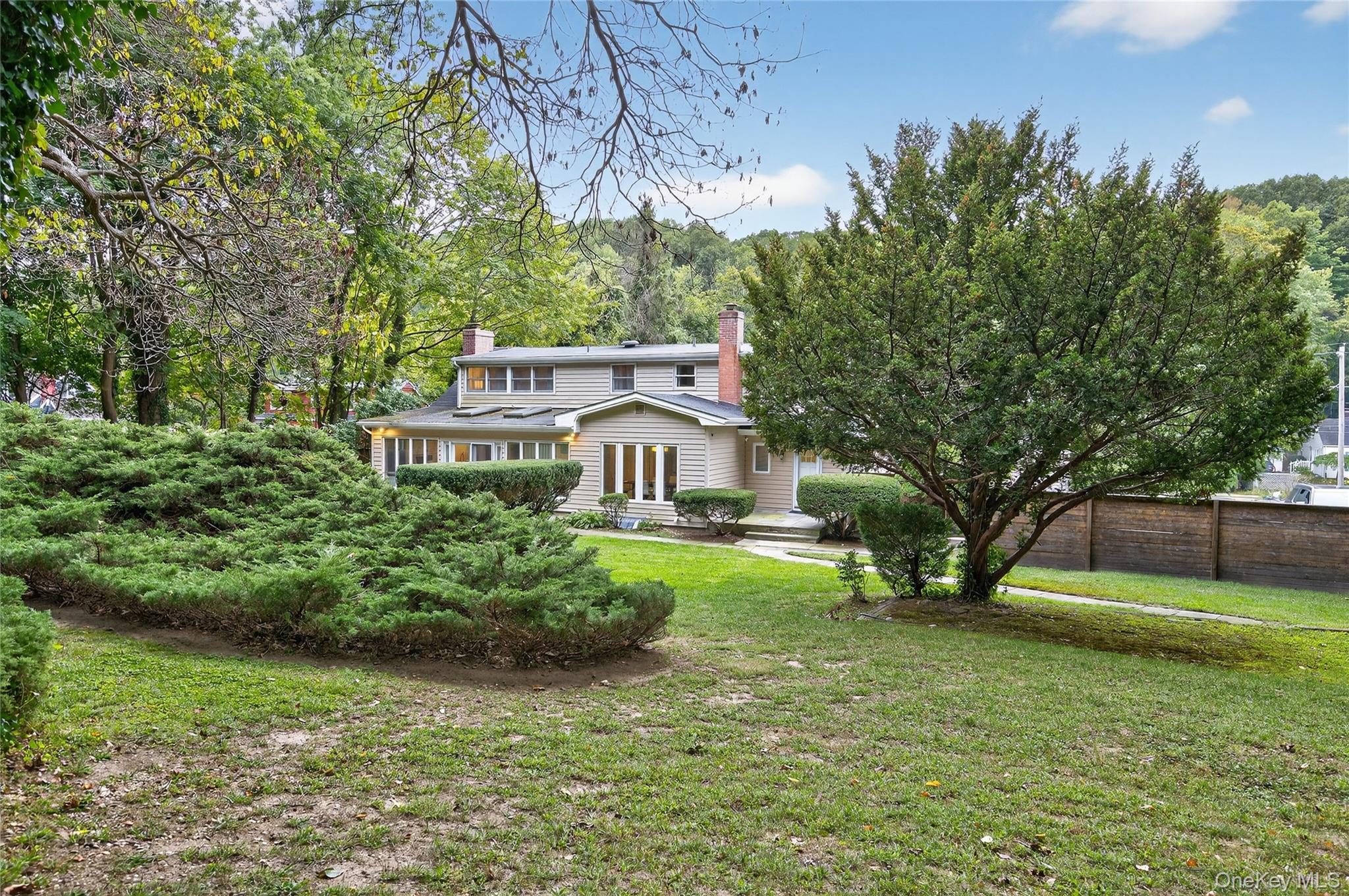 Single Family Park Suffolk County, NY 11743, MLS-918907-39