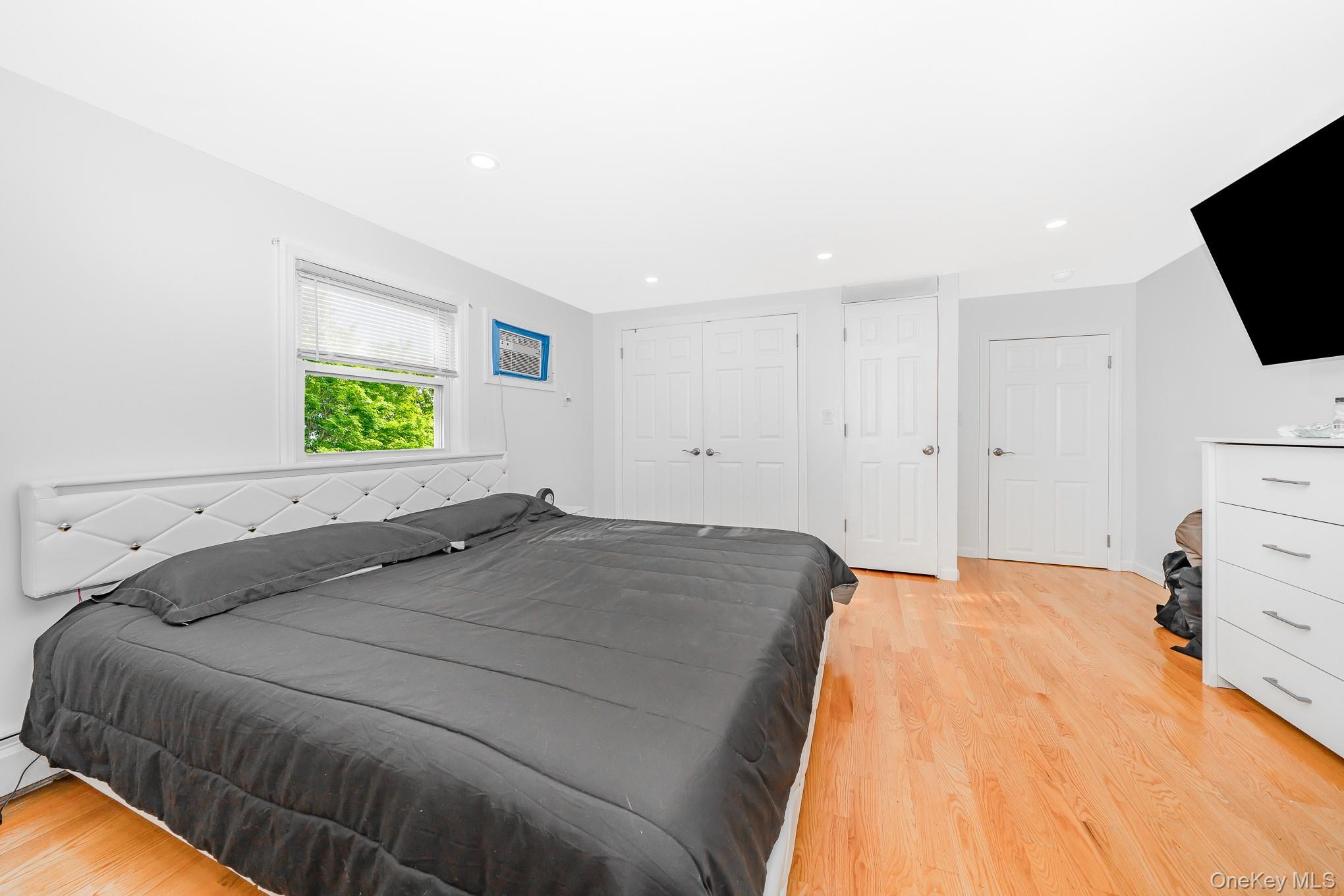 Single Family Overton  Nassau County, NY 11520, MLS-918940-16