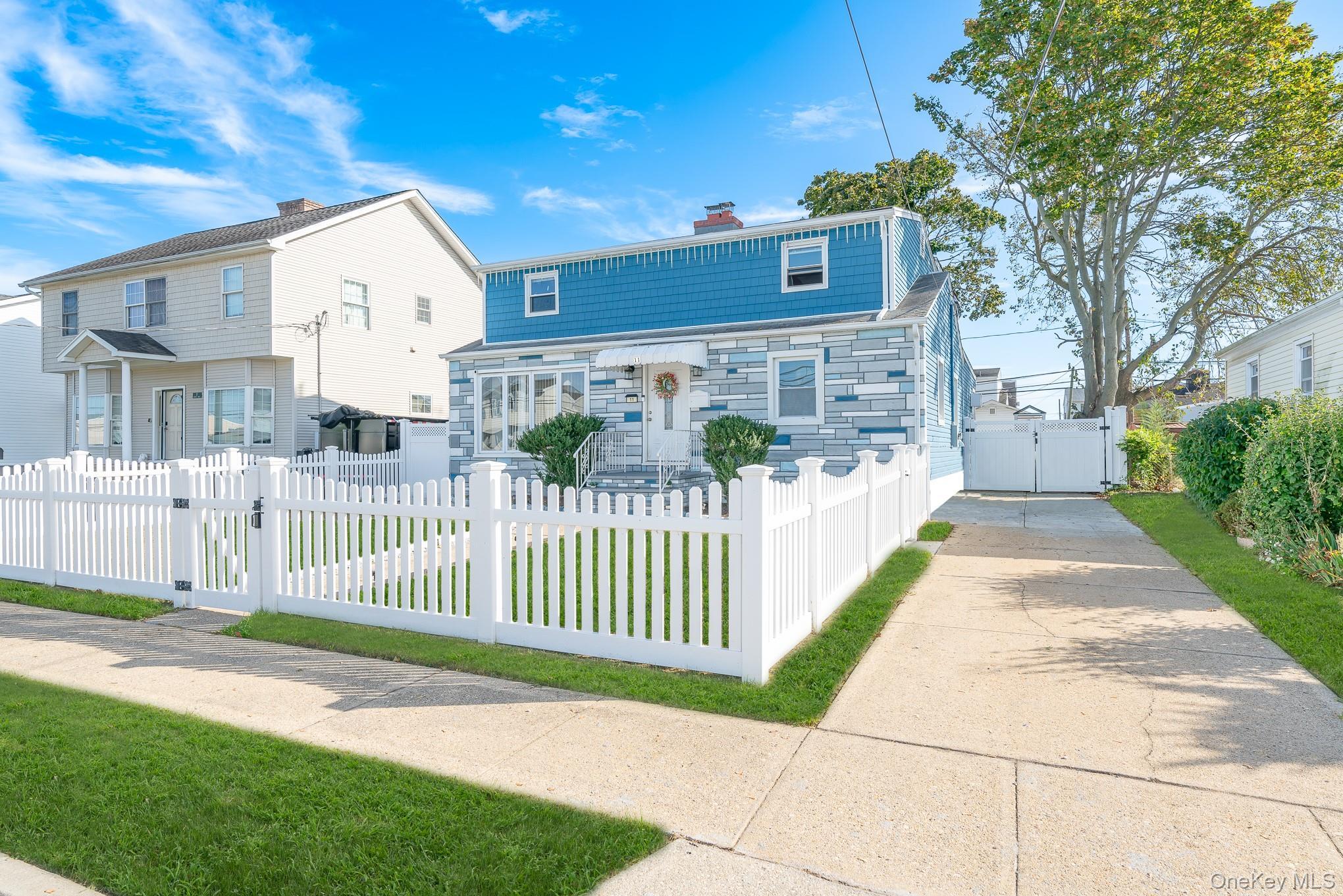 Single Family Overton  Nassau County, NY 11520, MLS-918940-2