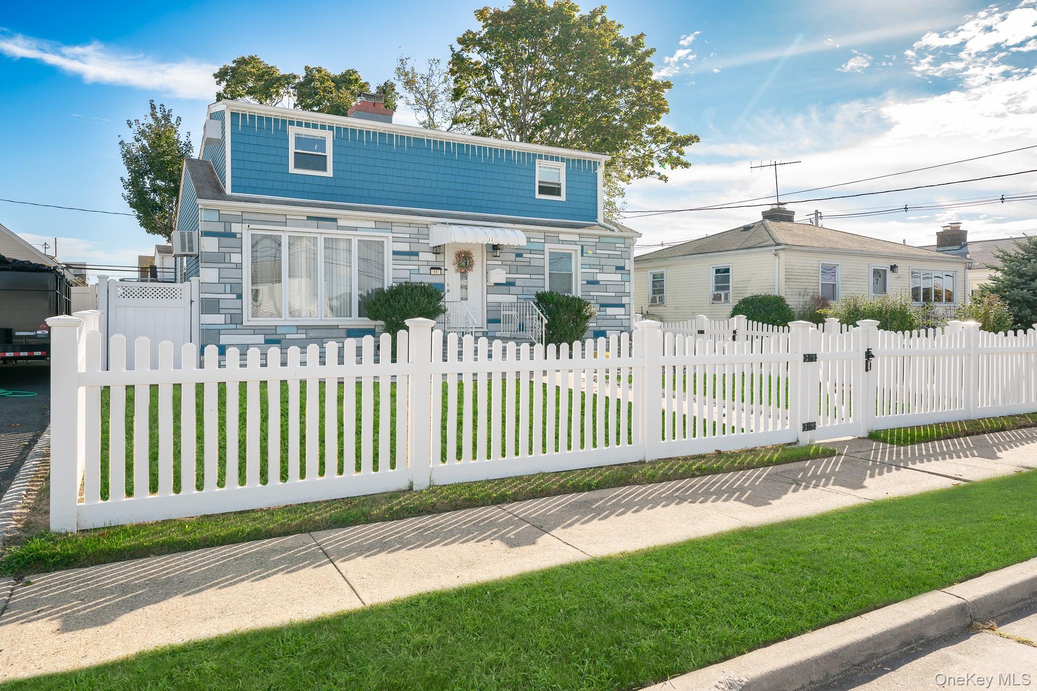 Single Family Overton  Nassau County, NY 11520, MLS-918940-3