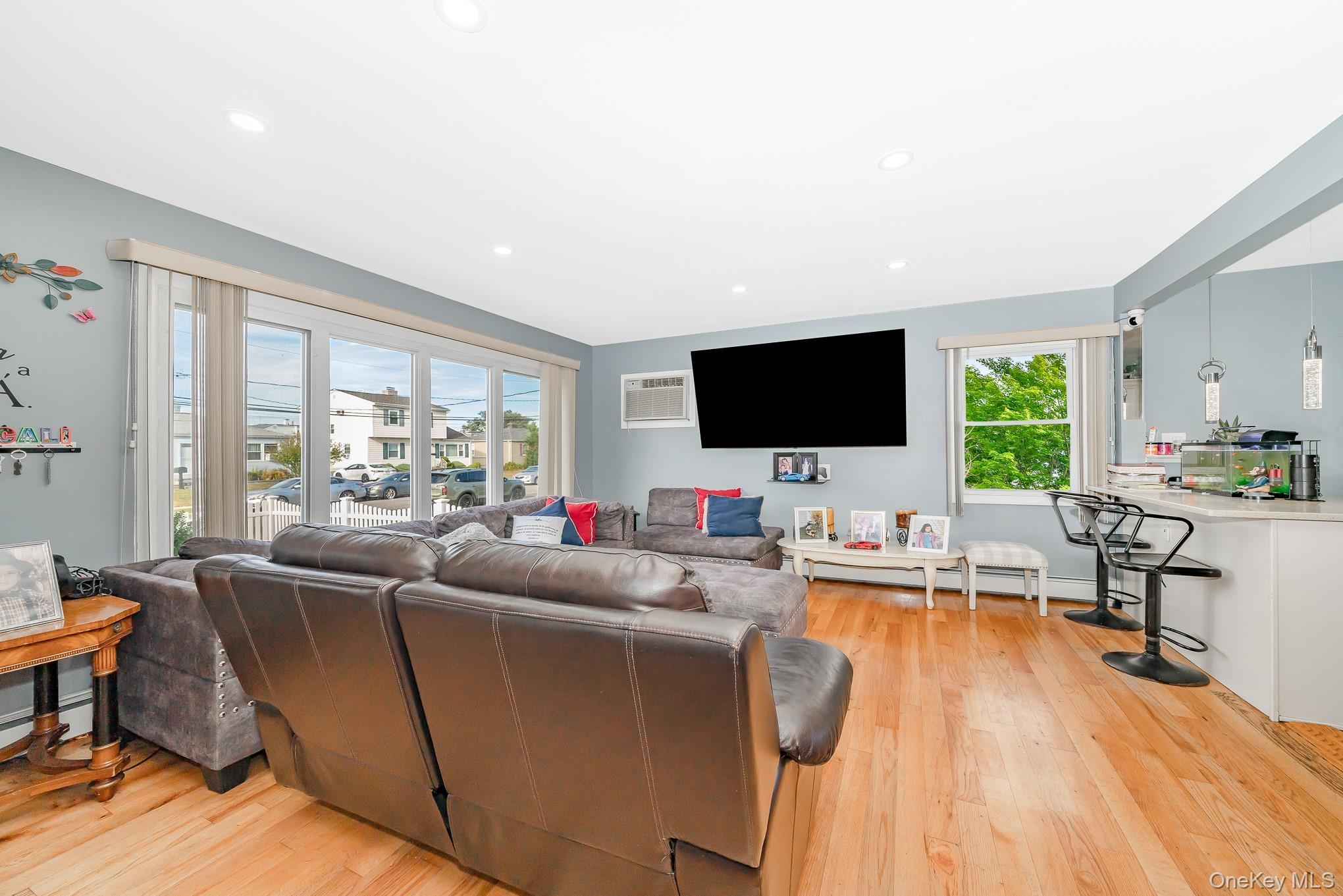 Single Family Overton  Nassau County, NY 11520, MLS-918940-6