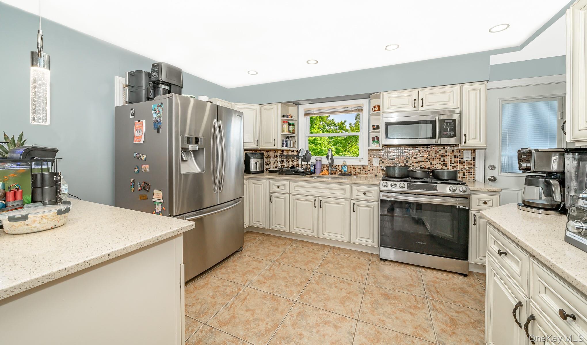 Single Family Overton  Nassau County, NY 11520, MLS-918940-8