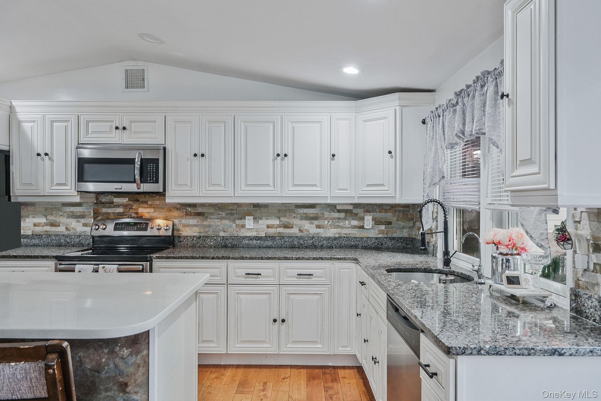 Single Family Bayside  Suffolk County, NY 11701, MLS-918945-15