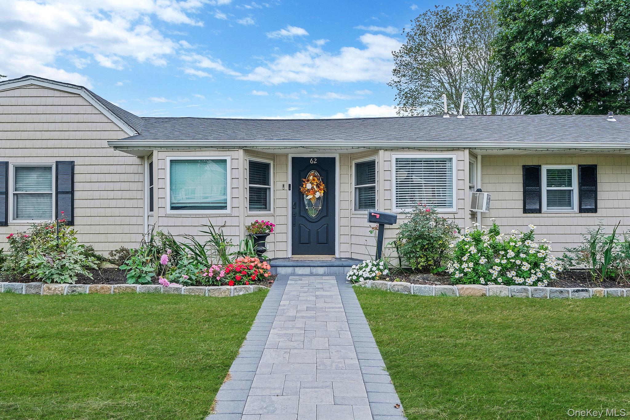 Single Family Bayside  Suffolk County, NY 11701, MLS-918945-2