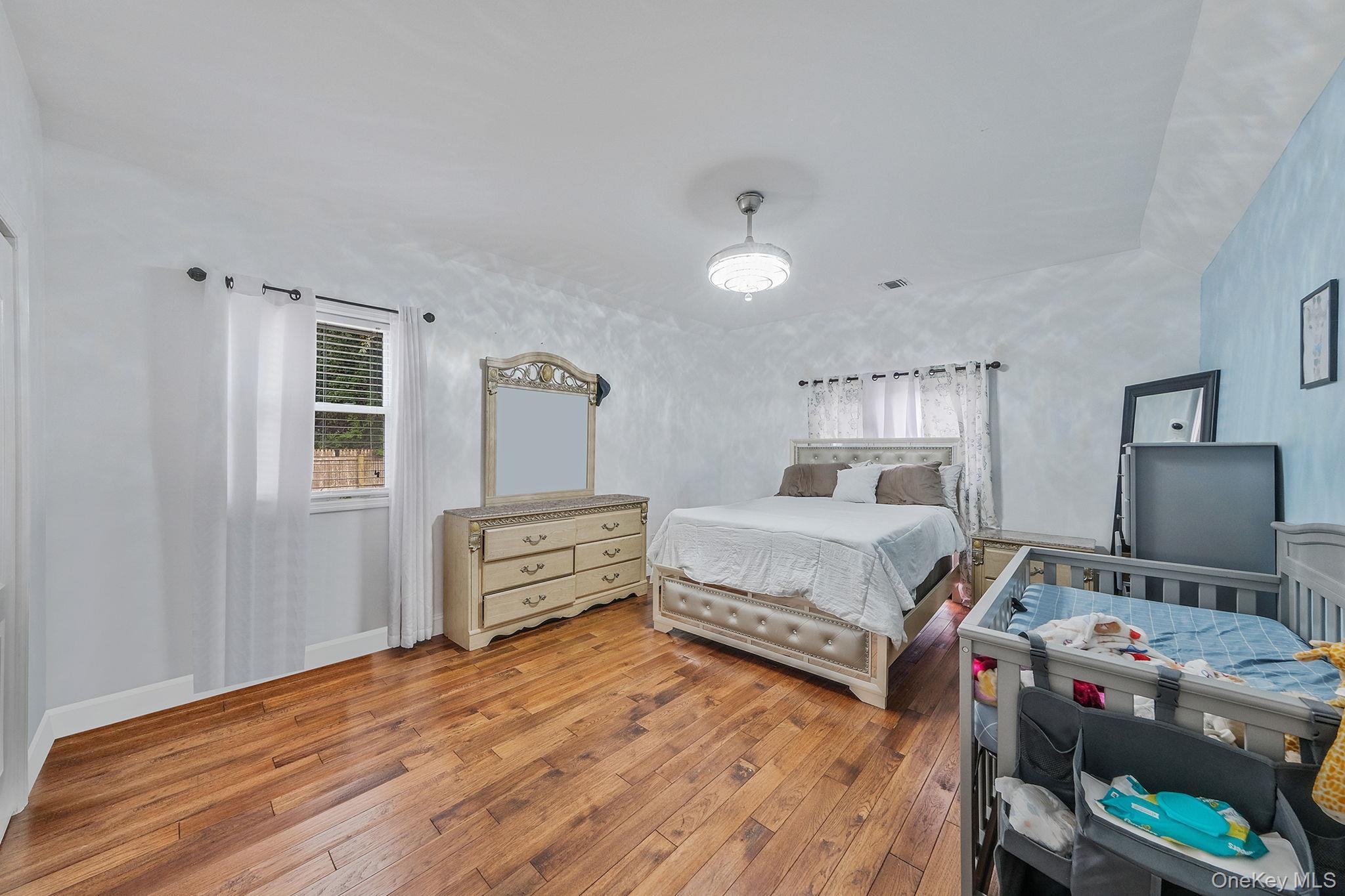 Single Family Bayside  Suffolk County, NY 11701, MLS-918945-21