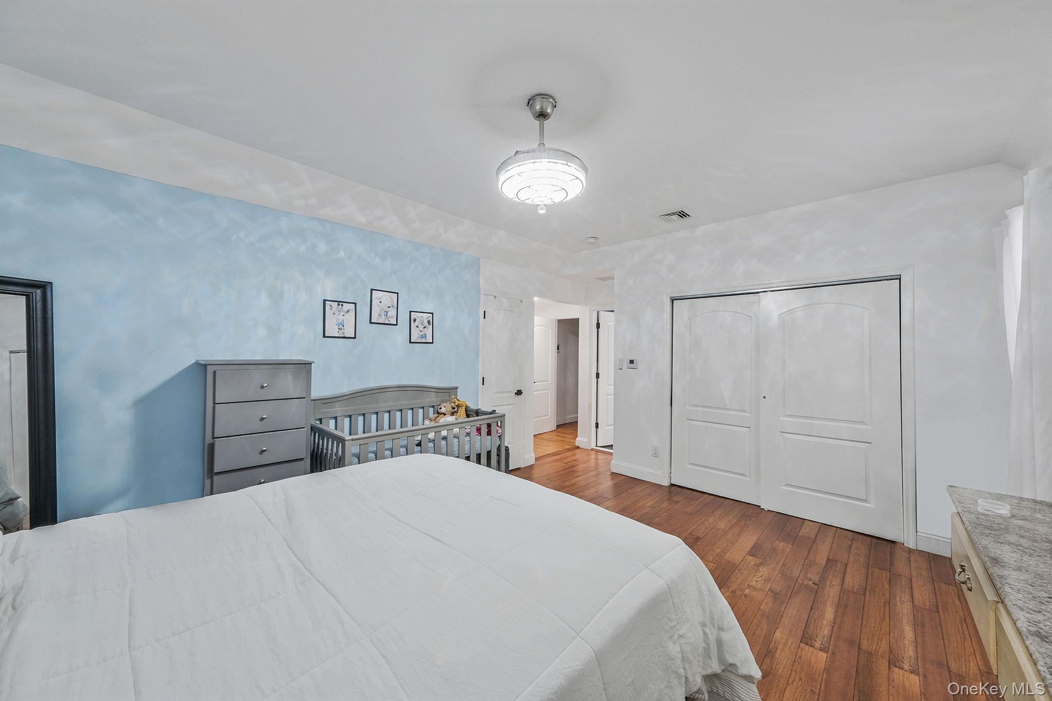 Single Family Bayside  Suffolk County, NY 11701, MLS-918945-22