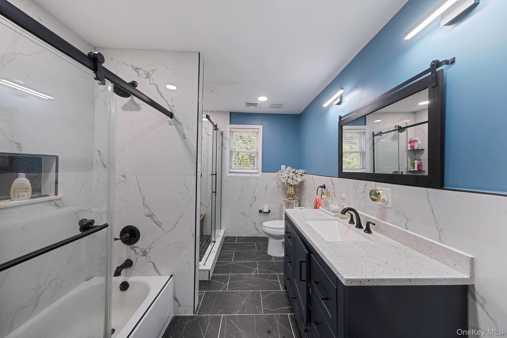 Single Family Bayside  Suffolk County, NY 11701, MLS-918945-23