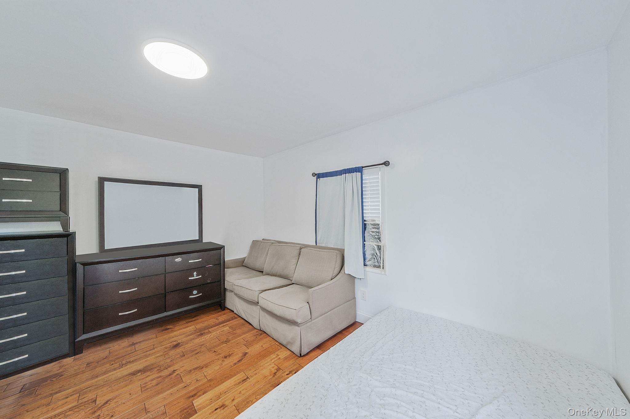 Single Family Bayside  Suffolk County, NY 11701, MLS-918945-27