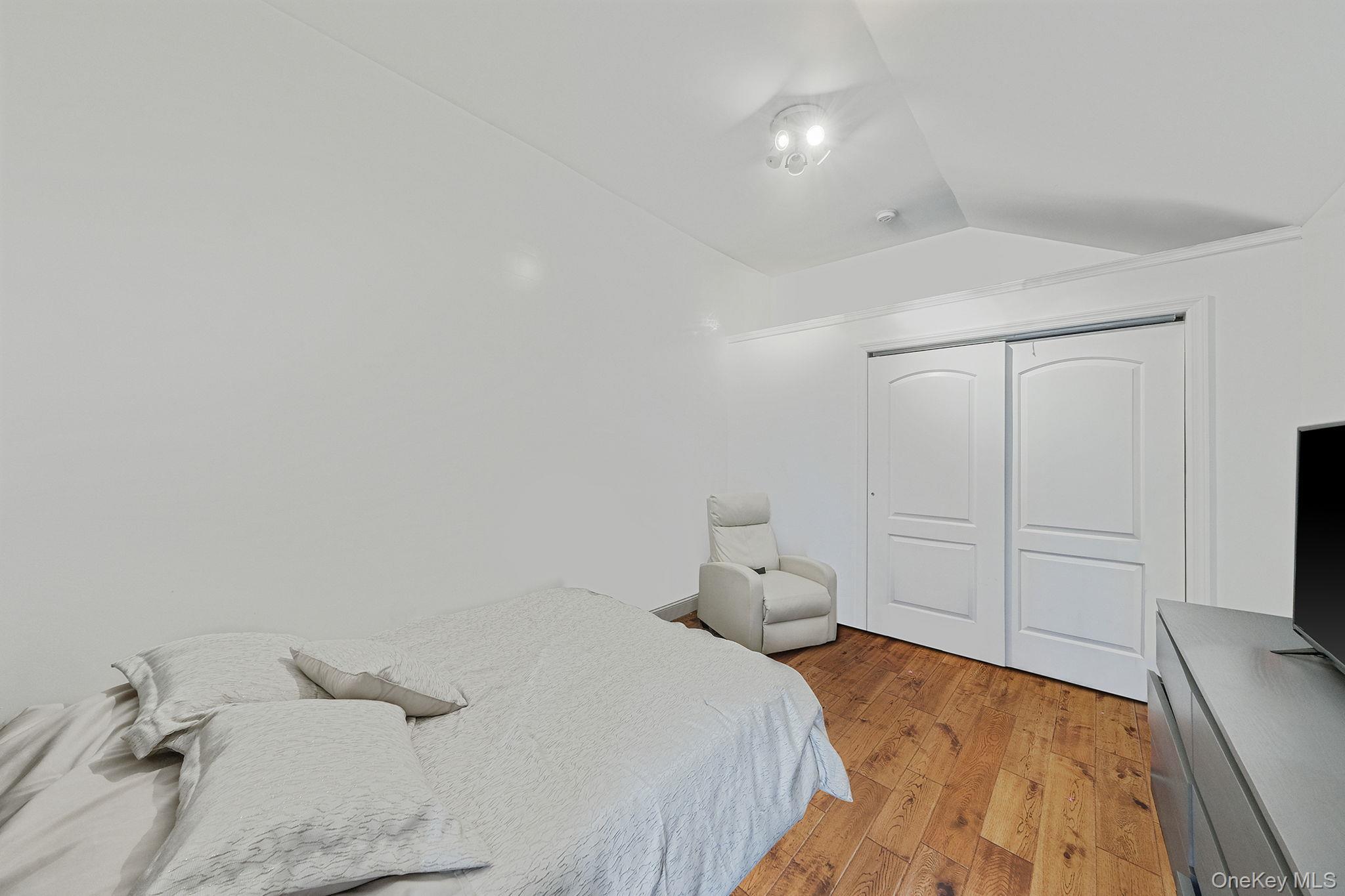 Single Family Bayside  Suffolk County, NY 11701, MLS-918945-29