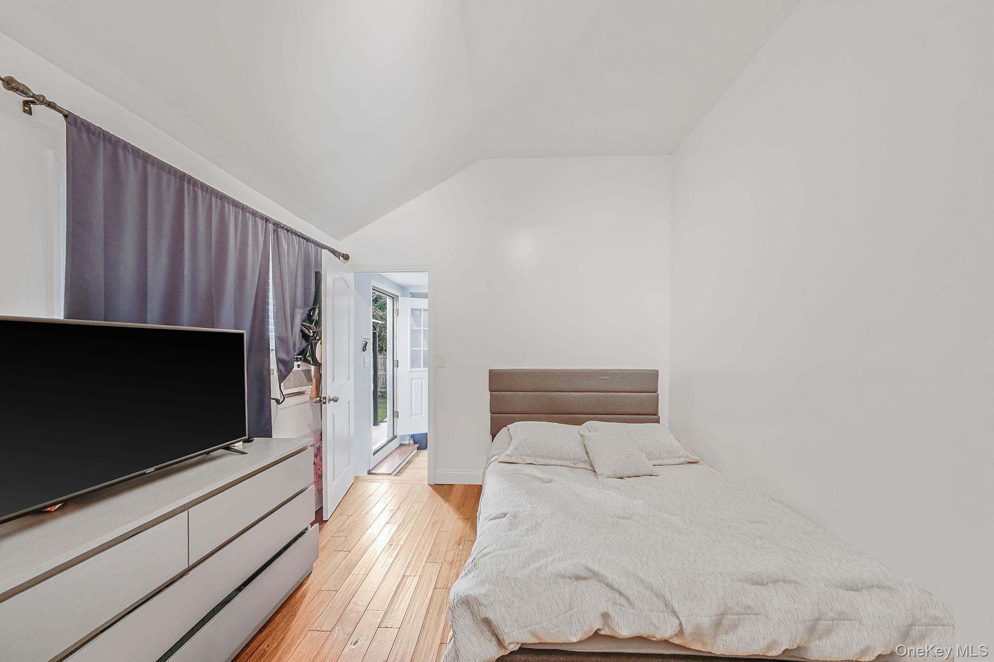 Single Family Bayside  Suffolk County, NY 11701, MLS-918945-30