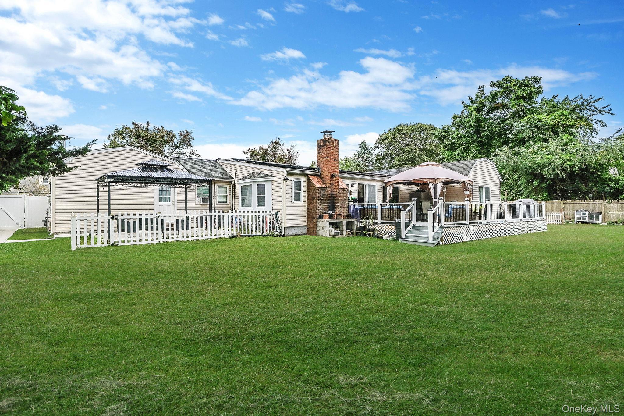 Single Family Bayside  Suffolk County, NY 11701, MLS-918945-37