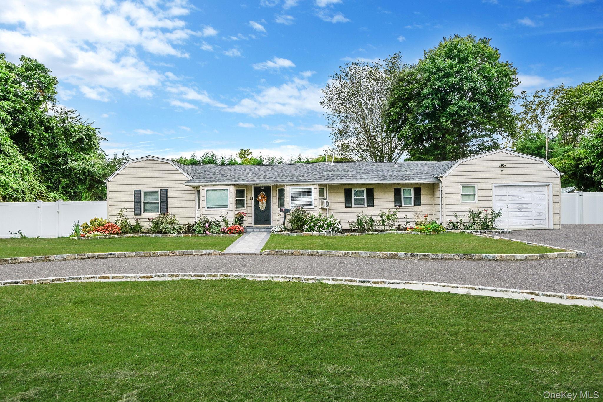 Single Family Bayside  Suffolk County, NY 11701, MLS-918945-4