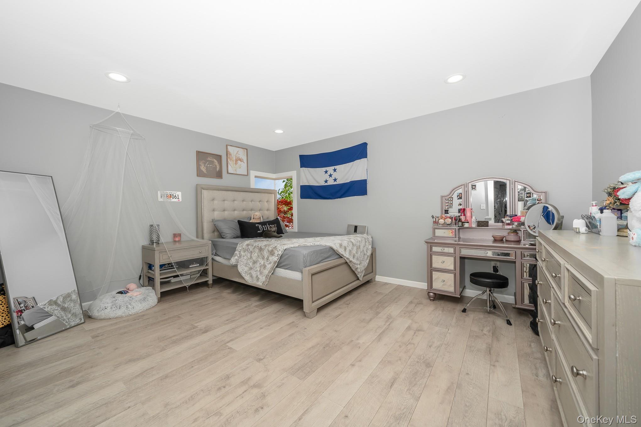 Single Family Riverside Suffolk County, NY 11701, MLS-918982-22