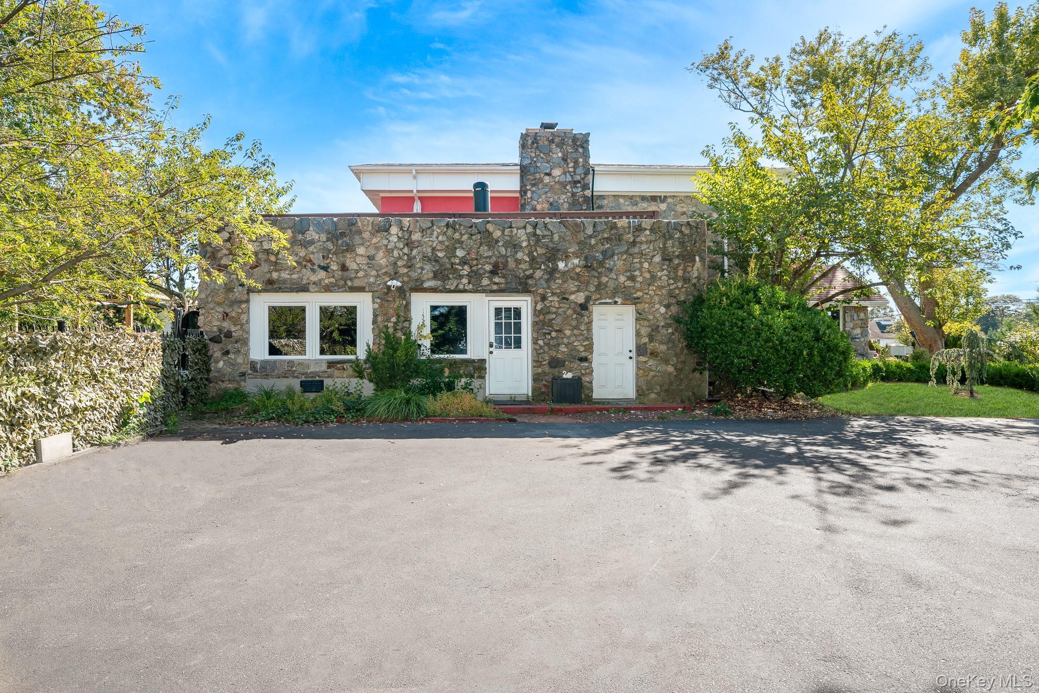 Single Family Riverside Suffolk County, NY 11701, MLS-918982-30