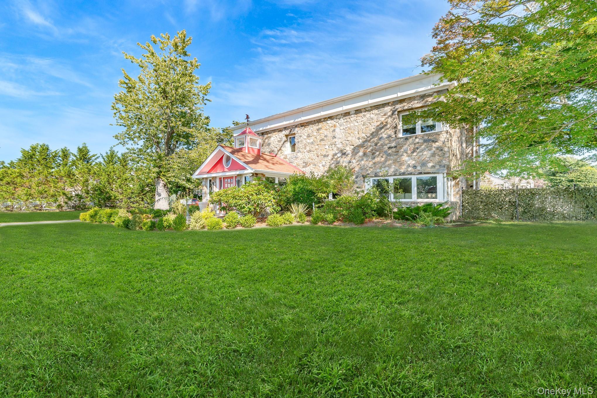 Single Family Riverside  Suffolk County, NY 11701, MLS-918982-31