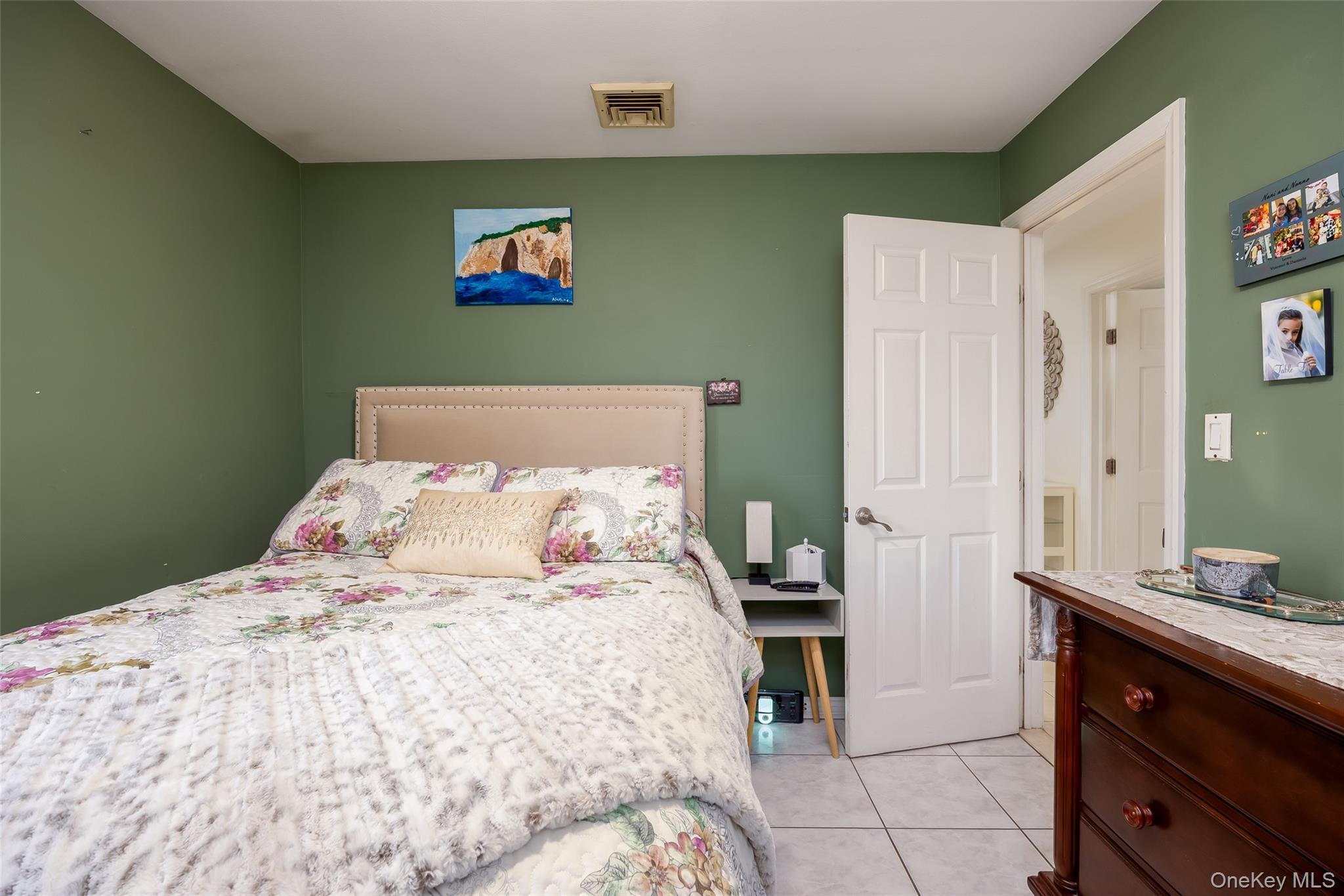 Single Family Weidner  Nassau County, NY 11572, MLS-919000-13