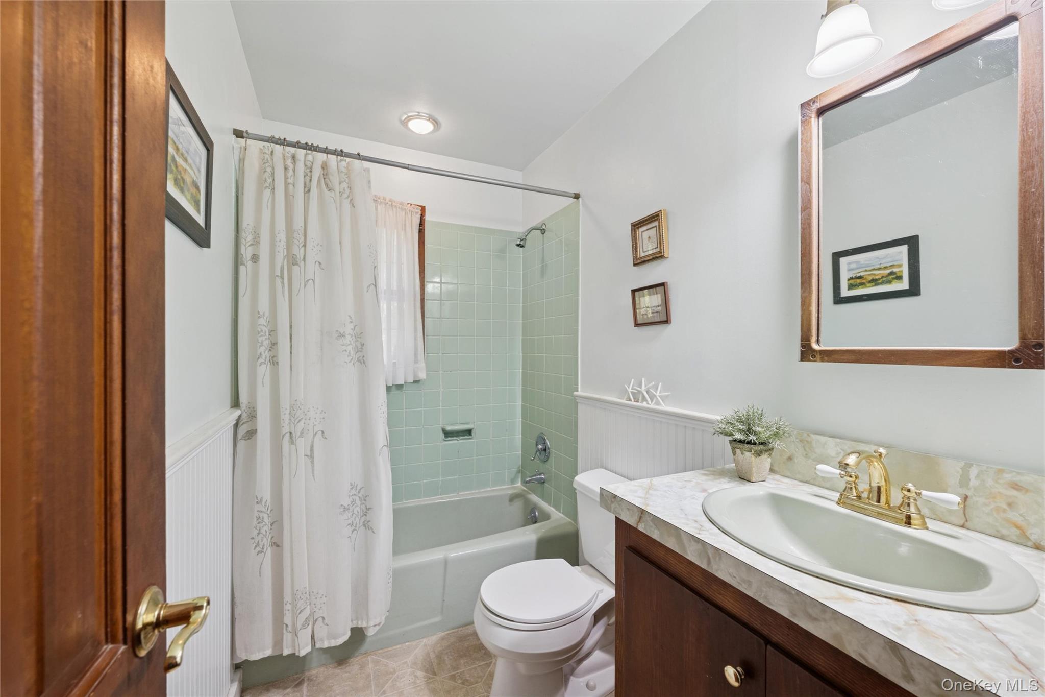 Single Family Laurelwood  Suffolk County, NY 11948, MLS-919006-24