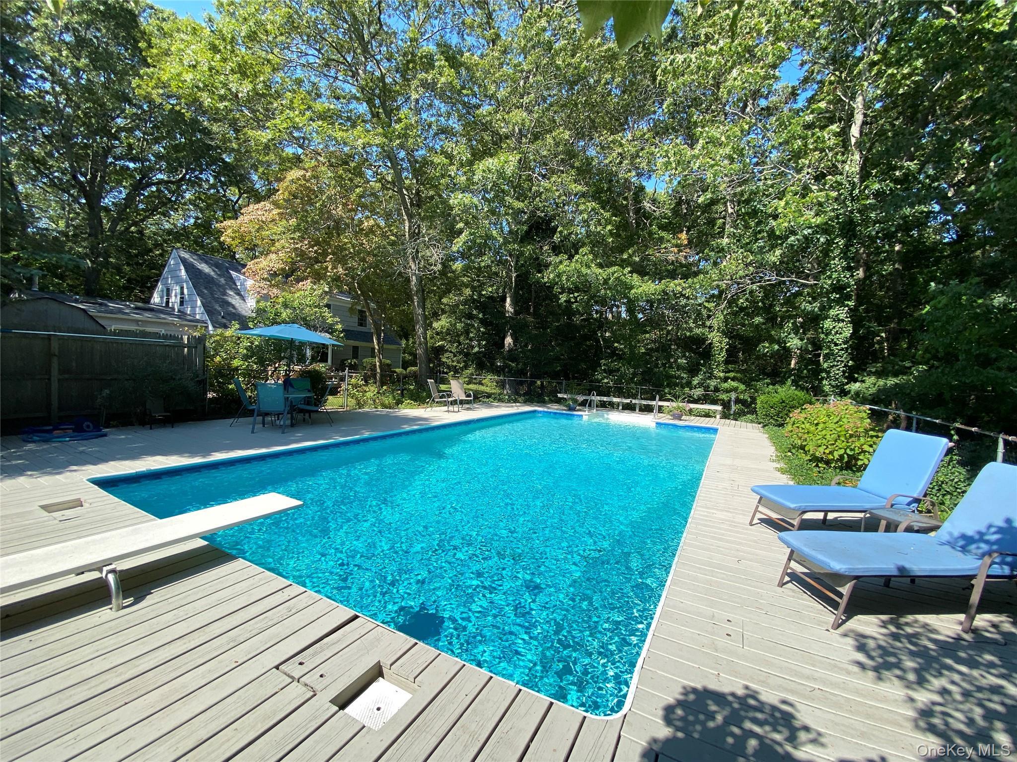 Single Family Laurelwood  Suffolk County, NY 11948, MLS-919006-5