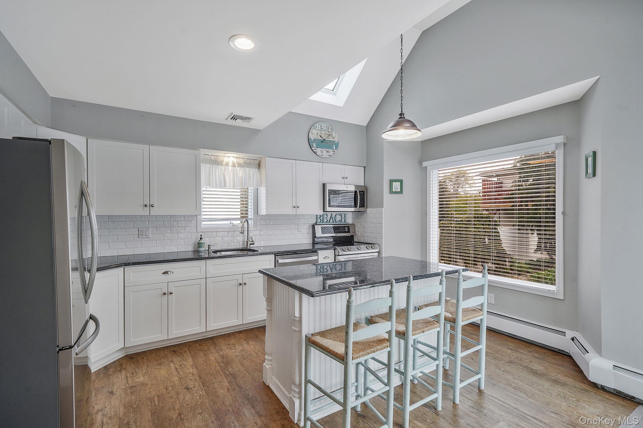 Single Family Grandview Suffolk County, NY 11967, MLS-919011-12