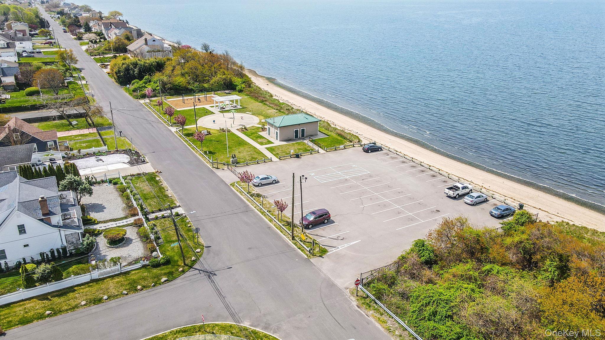 Single Family Grandview Suffolk County, NY 11967, MLS-919011-5