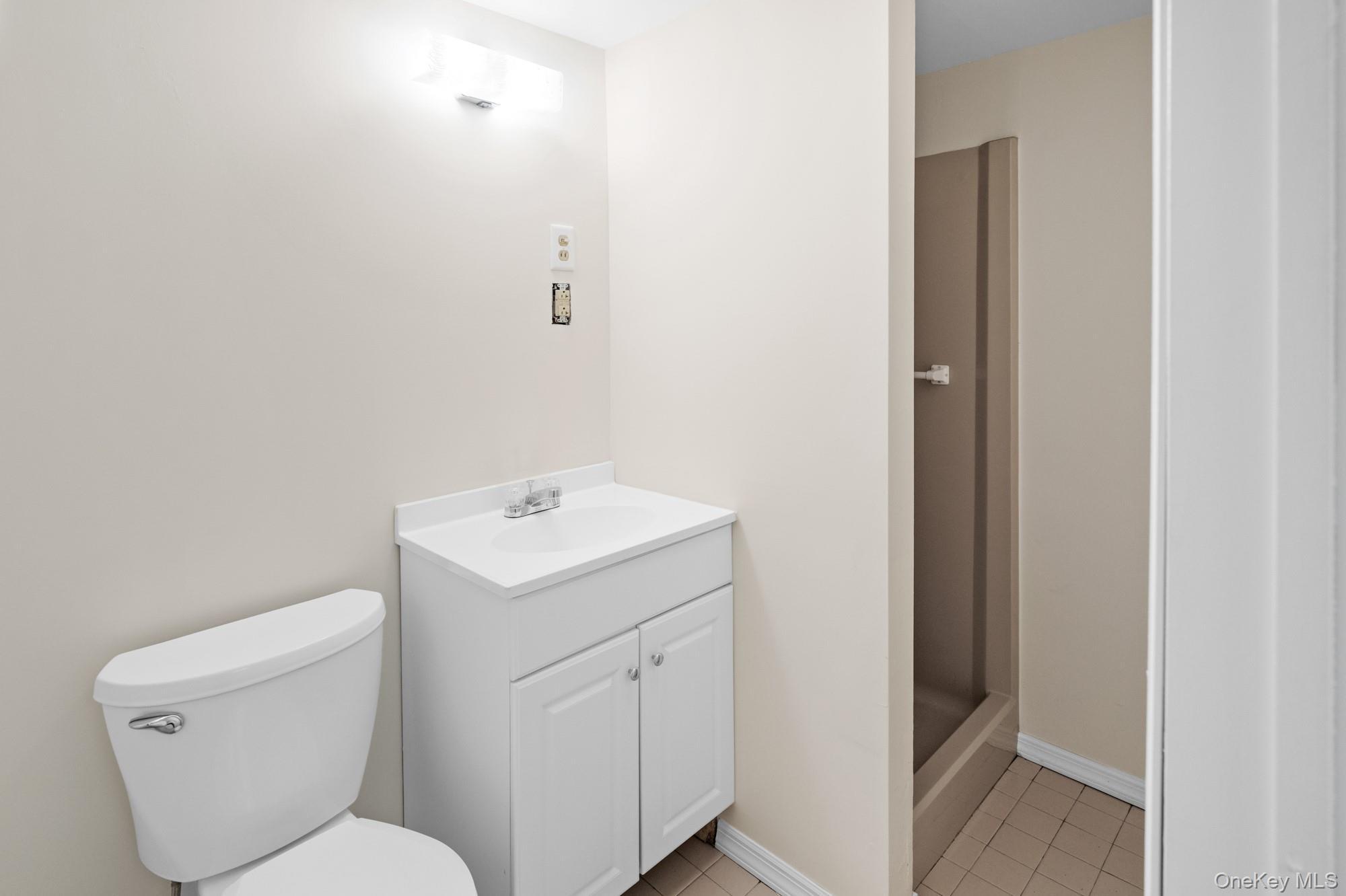 Single Family Wellington Suffolk County, NY 11729, MLS-919039-13