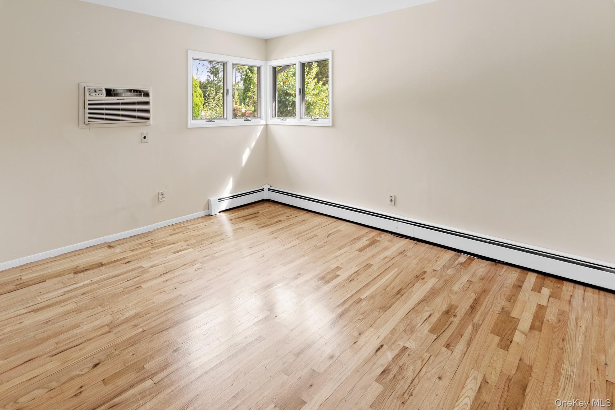 Single Family Wellington Suffolk County, NY 11729, MLS-919039-7