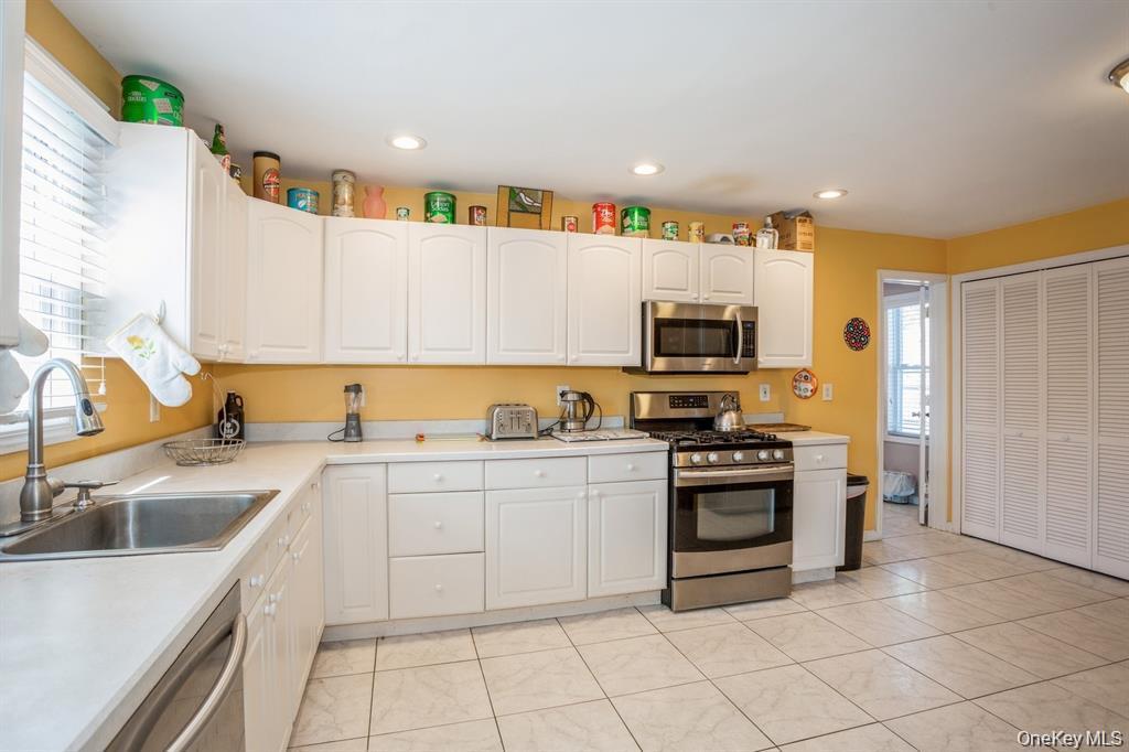 Single Family Robert Suffolk County, NY 11772, MLS-919040-3