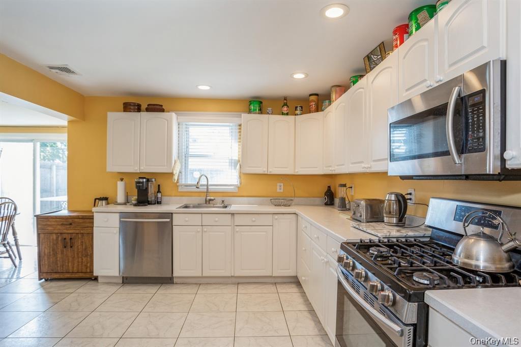 Single Family Robert Suffolk County, NY 11772, MLS-919040-4