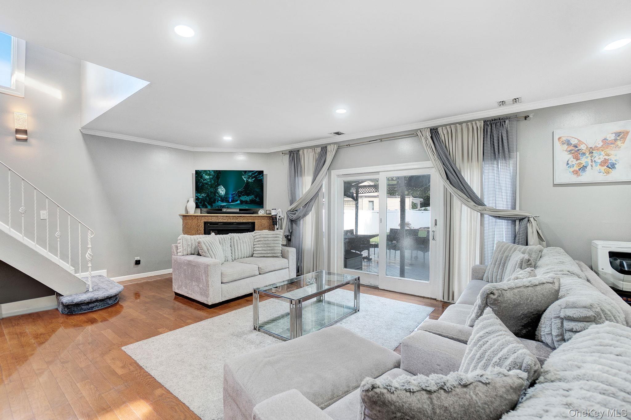 Single Family Pine  Nassau County, NY 11581, MLS-919064-25