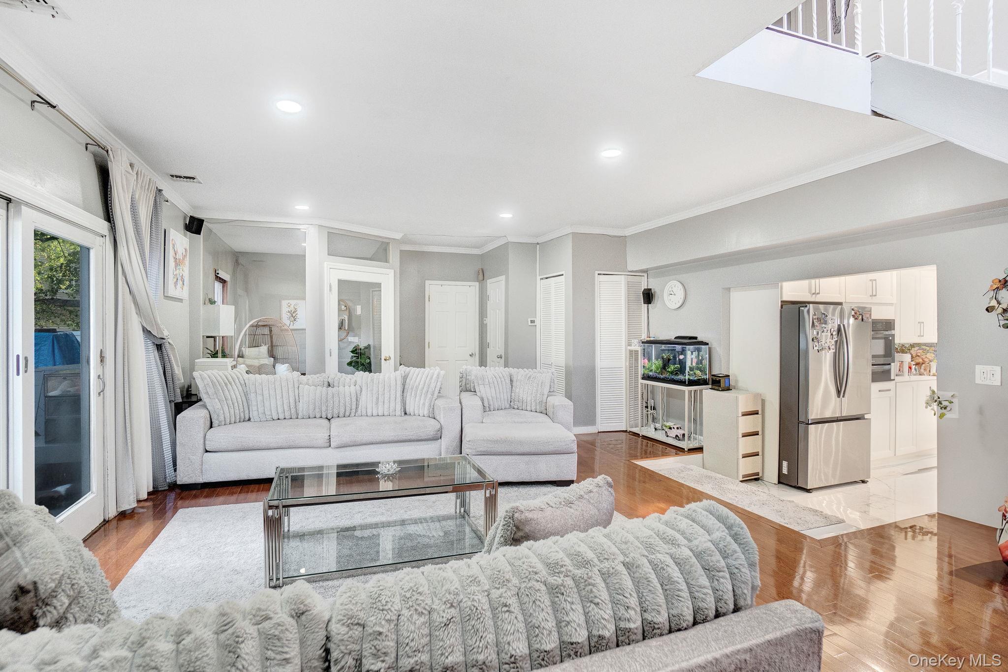 Single Family Pine  Nassau County, NY 11581, MLS-919064-27