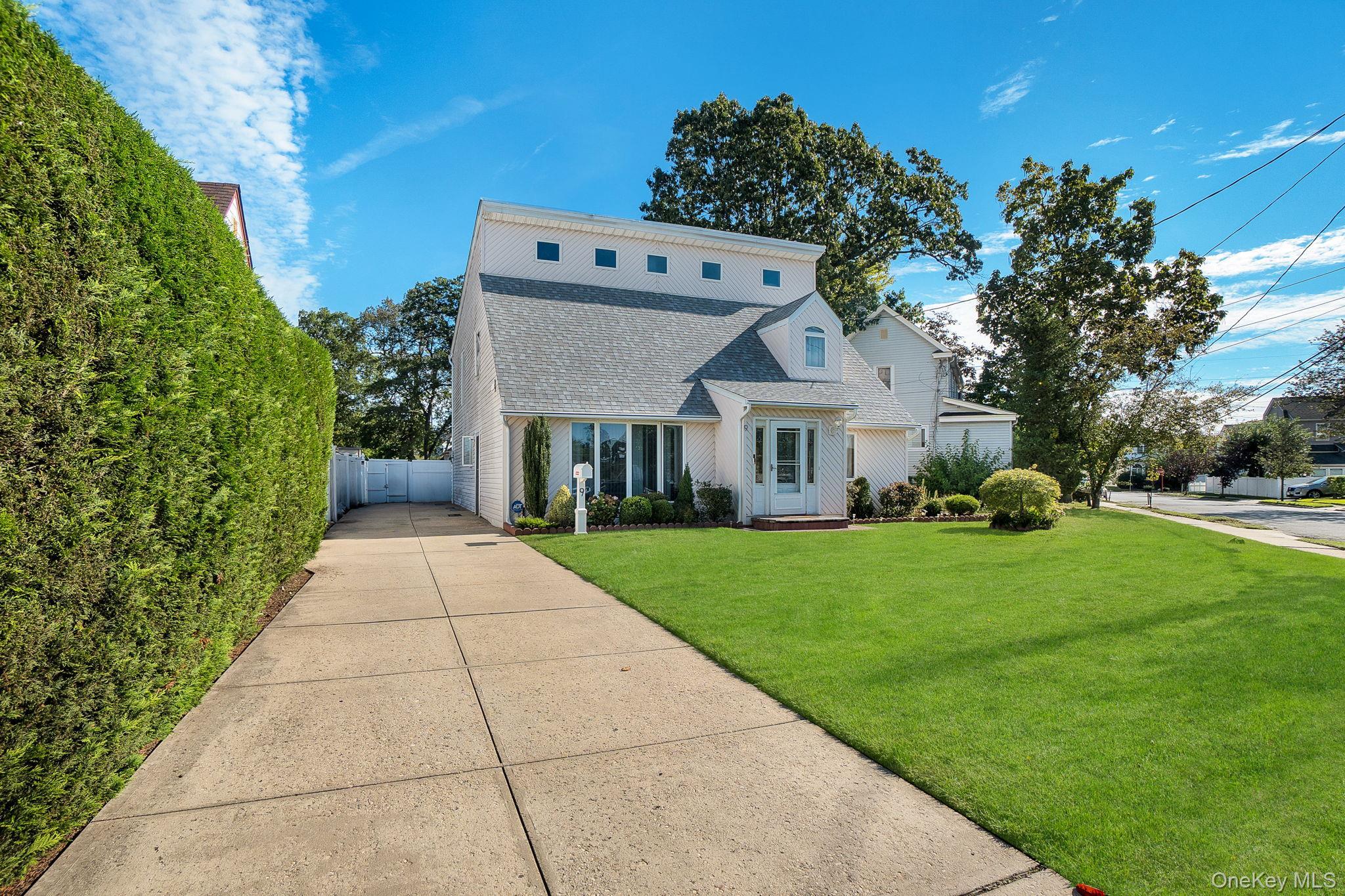 Single Family Pine  Nassau County, NY 11581, MLS-919064-3