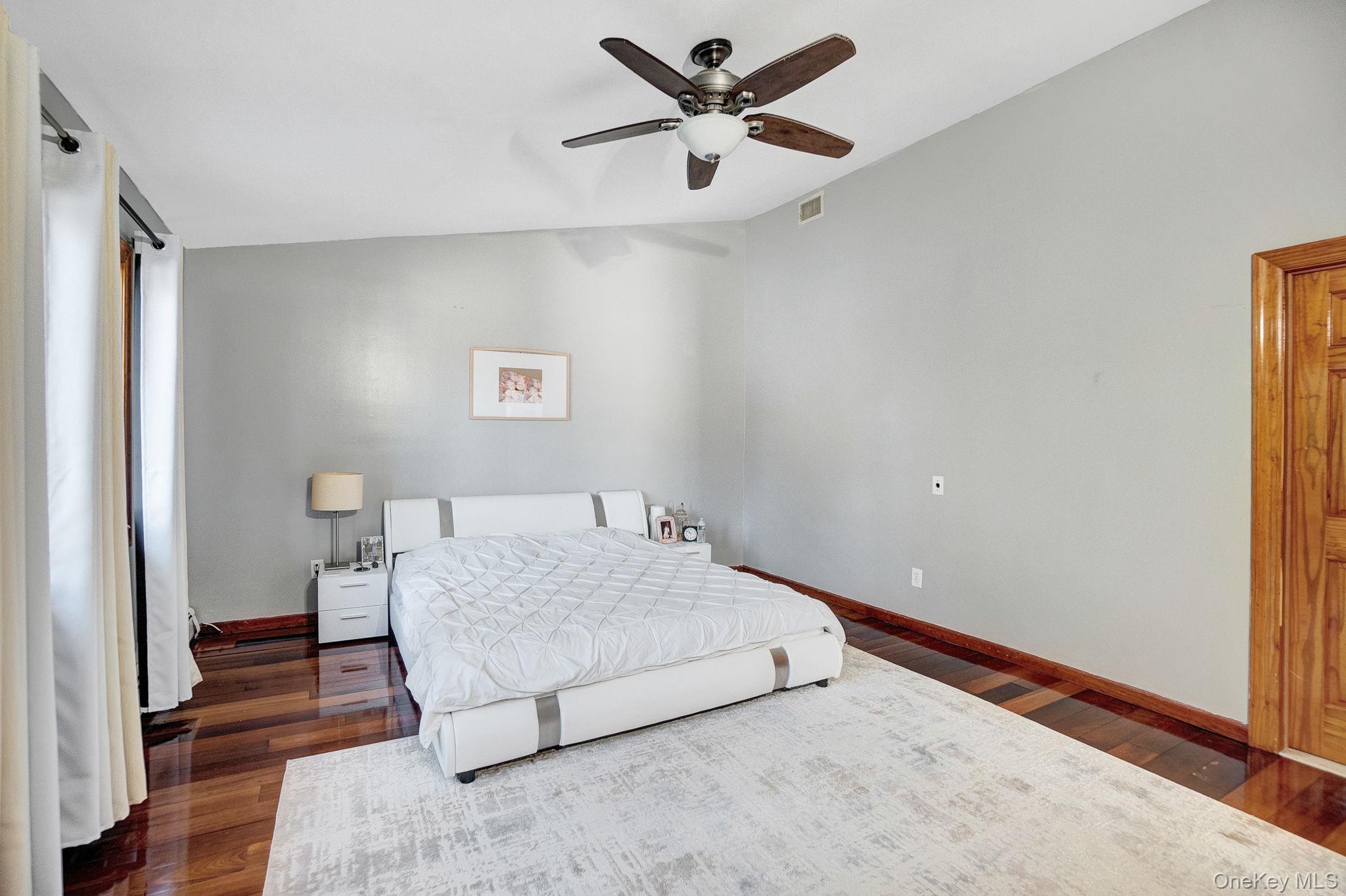 Single Family Pine  Nassau County, NY 11581, MLS-919064-32