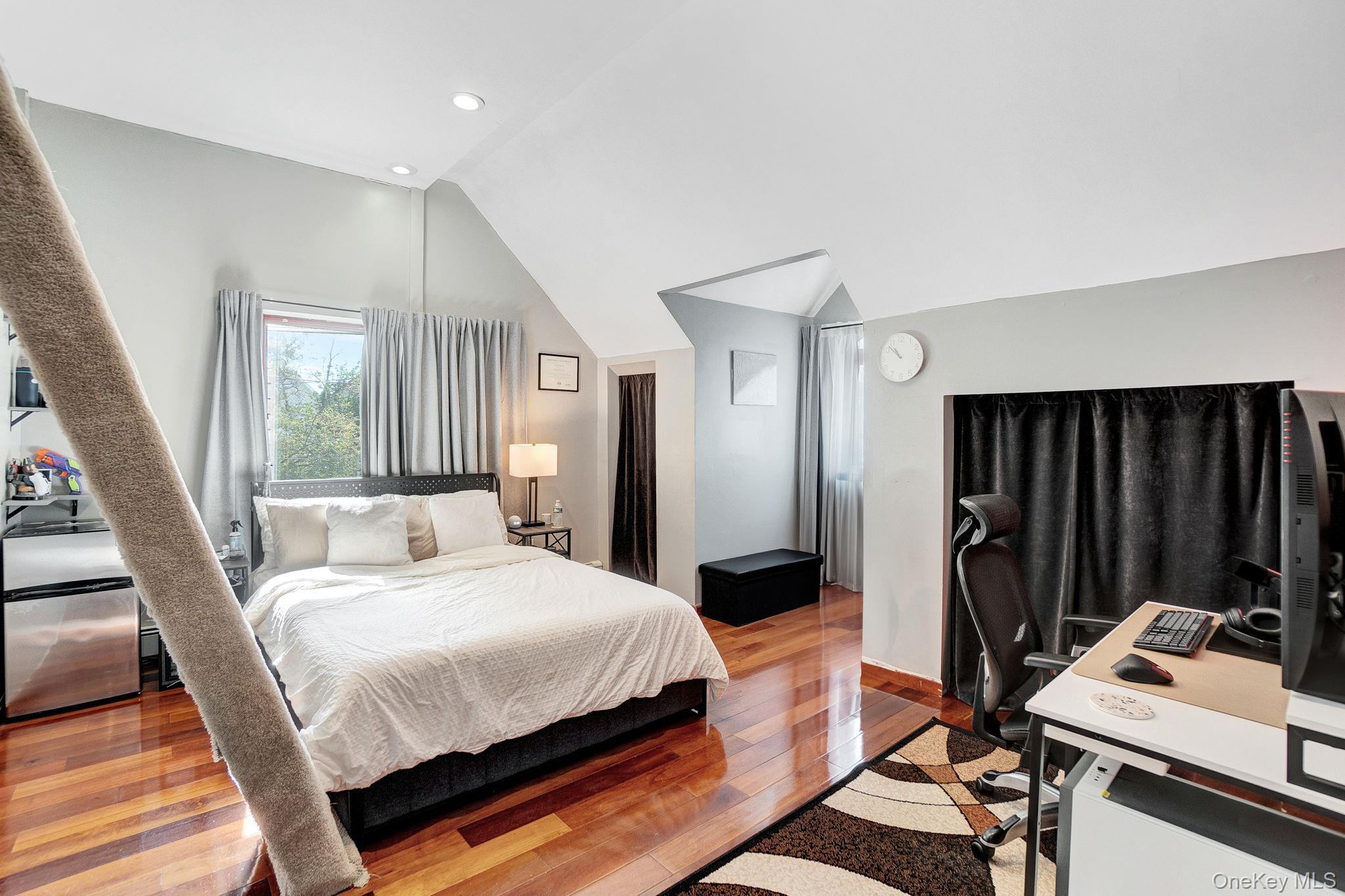 Single Family Pine  Nassau County, NY 11581, MLS-919064-35