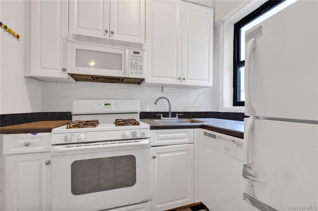Coop Brighton 1st Place Brooklyn, NY 11235, MLS-919103-10